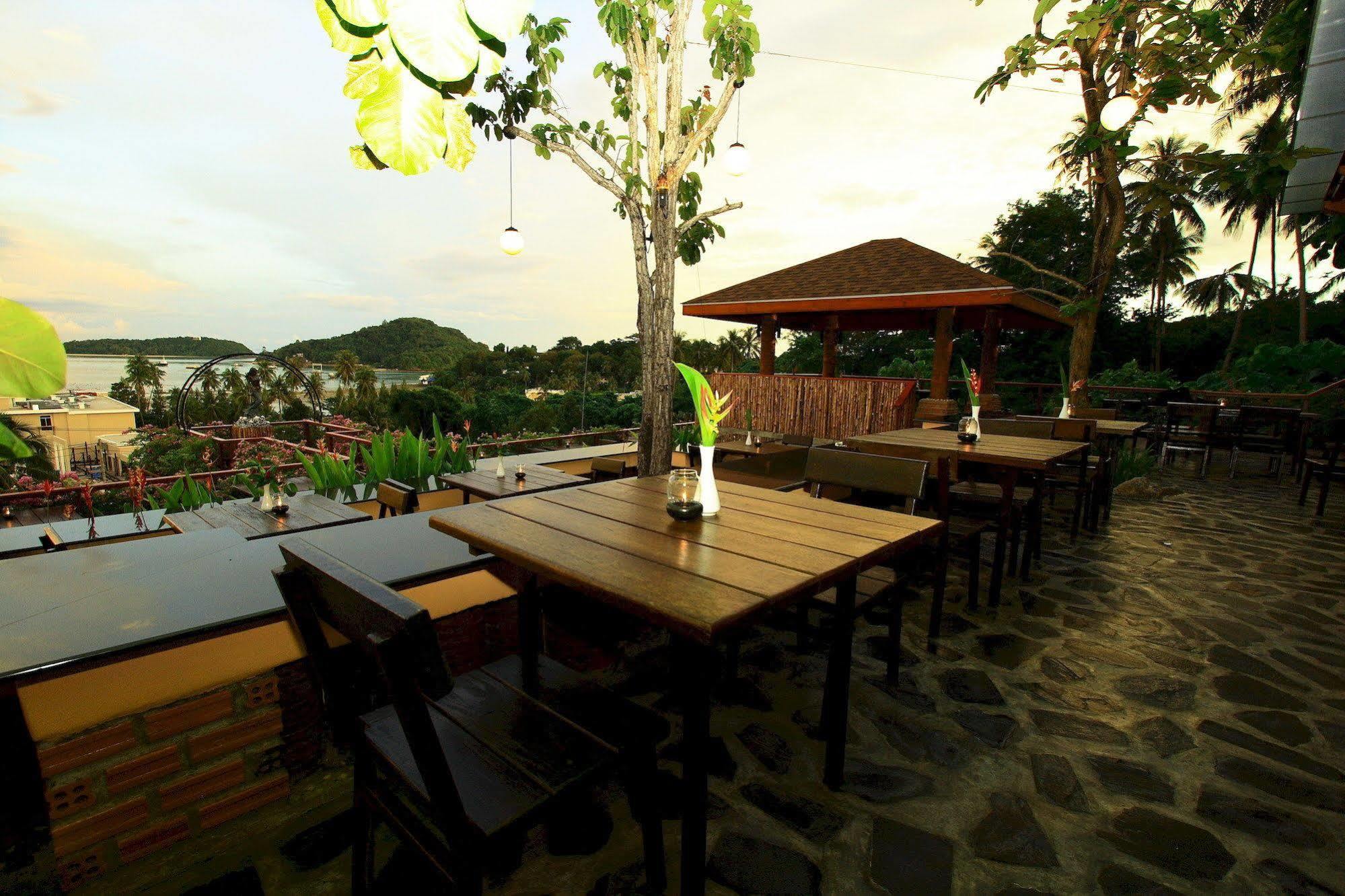 더 샬레 푸켓 리조트 Panwa Beach 외부 사진